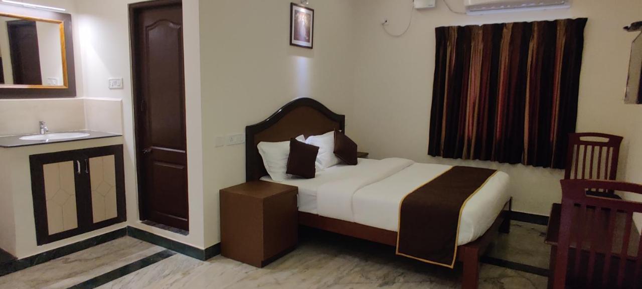 Rmc Travellers Inn Chennai Exterior photo