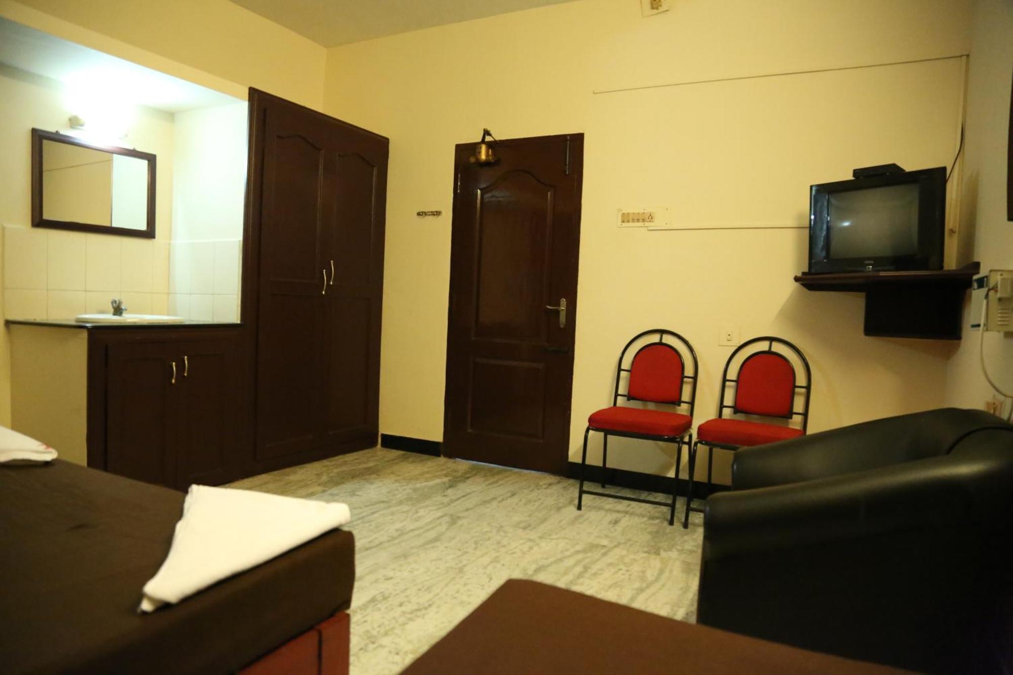 Rmc Travellers Inn Chennai Room photo